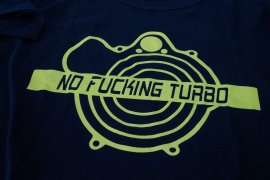 T-Shirt Herren NO FUCKING TURBO in schwarz